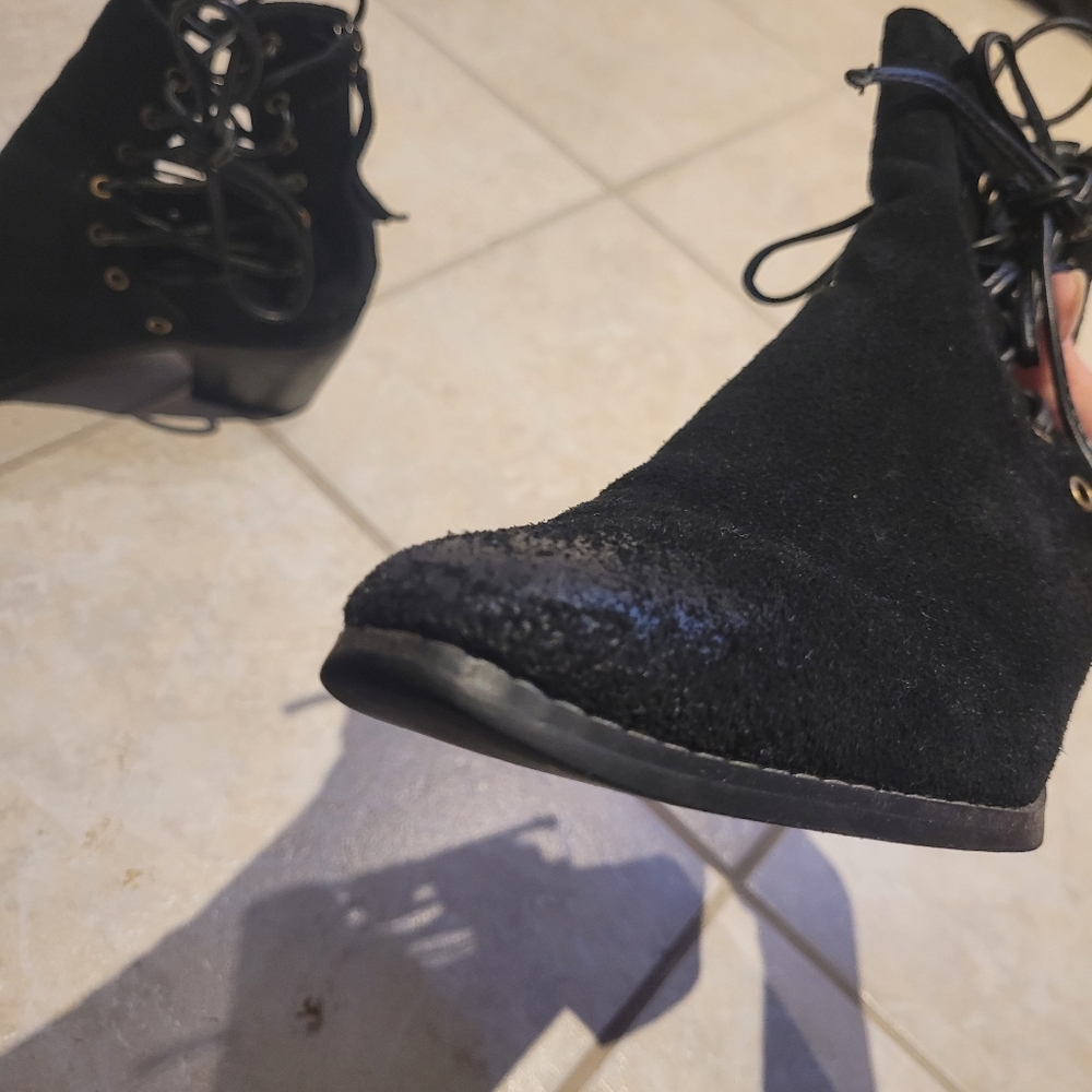 Women's Faux Suede Ankle Boots - Picture 10 of 10